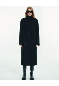 LOVLI SILK - Czarny dwurzędowy płaszcz z wełny #NO.55. Kolor: czarny. Materiał: wełna