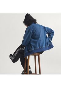 Adidas - adidas Bluza adicolor Denim Firebird KD1517 Niebieski Loose Fit. Kolor: niebieski. Materiał: bawełna #3