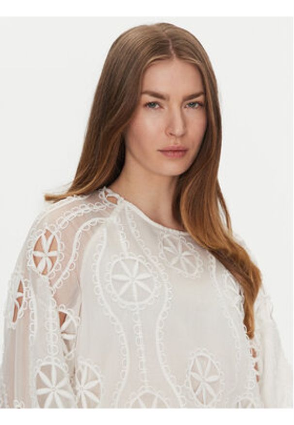 BARDOT Bluzka 59731TB Biały Regular Fit. Kolor: biały. Materiał: syntetyk