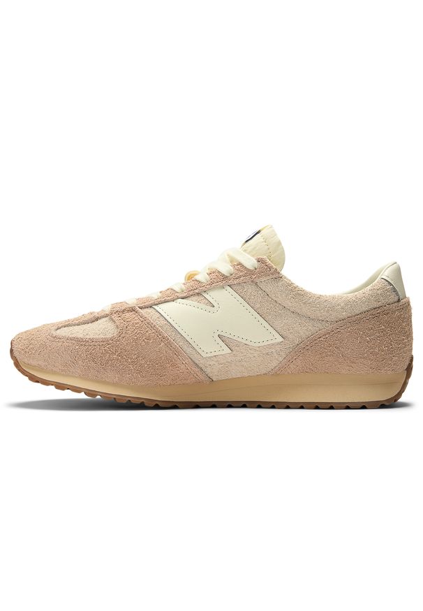 Buty unisex New Balance U471PSC – beżowe. Okazja: na spacer, na co dzień, na spotkanie biznesowe. Kolor: beżowy. Materiał: zamsz, jeans, syntetyk, materiał. Szerokość cholewki: normalna. Wzór: gładki, jodełka. Sezon: lato. Sport: turystyka piesza