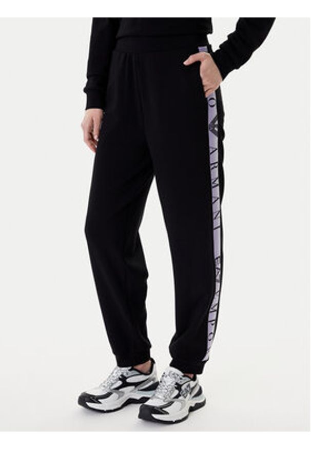 EA7 Emporio Armani Dres 7W001157 AF12501 UC001 Czarny Regular Fit. Kolor: czarny. Materiał: syntetyk