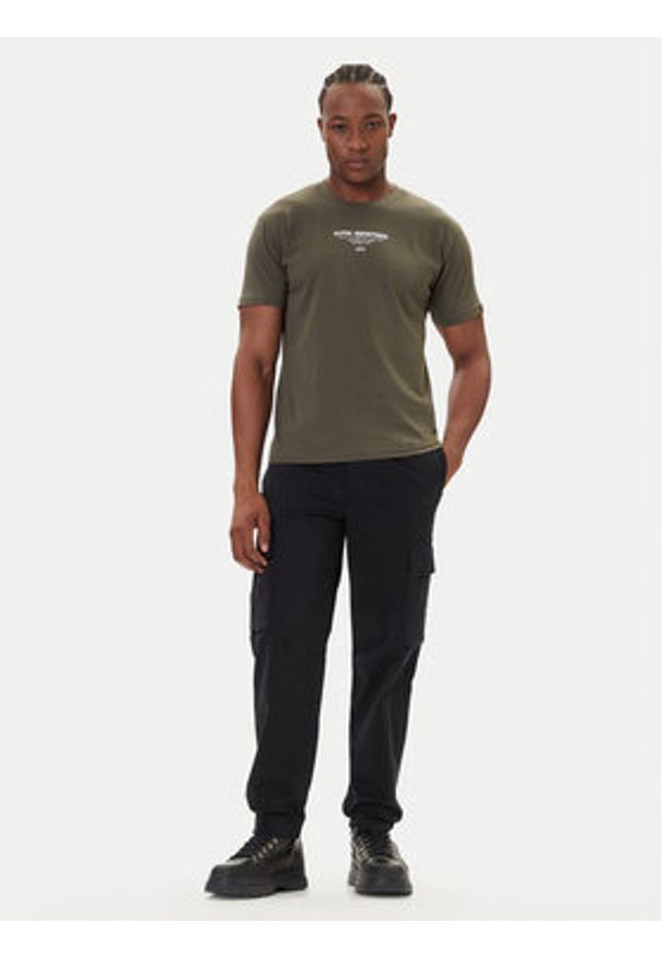 Alpha Industries T-Shirt Sky Wolf 258510 Zielony Regular Fit. Kolor: zielony. Materiał: bawełna