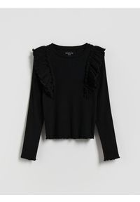 Reserved - Prążkowana bluzka z falbanką - czarny. Kolor: czarny. Materiał: prążkowany #1