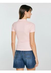 Big-Star - Koszulka damska polo slim z subtelnym haftem różowa Rafaela 601. Typ kołnierza: polo. Kolor: różowy. Materiał: materiał, prążkowany, dzianina. Wzór: haft. Sezon: wiosna, lato. Styl: sportowy, klasyczny #7