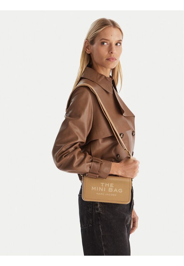 MARC JACOBS - Marc Jacobs Torebka The Leather Mini Bag 2S4SMN080S02 Brązowy. Kolor: brązowy. Materiał: skórzane