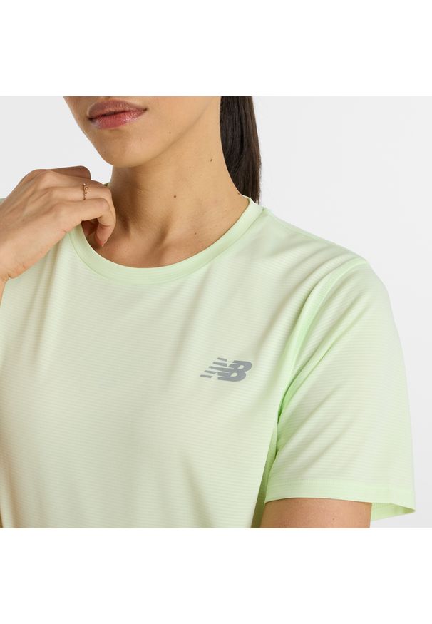 Koszulka damska New Balance WT41222MEW – miętowa. Kolor: miętowy. Materiał: poliester, materiał. Sport: fitness