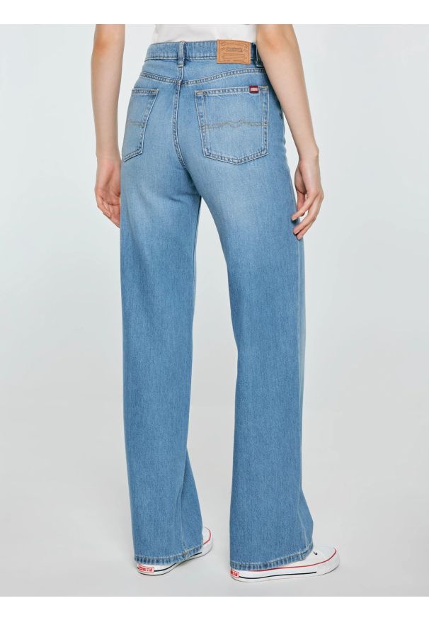 Big-Star - Jeansy damskie z szeroką nogawką niebieskie Atrea 111. Stan: podwyższony. Kolor: niebieski. Sezon: lato. Styl: klasyczny, retro, vintage