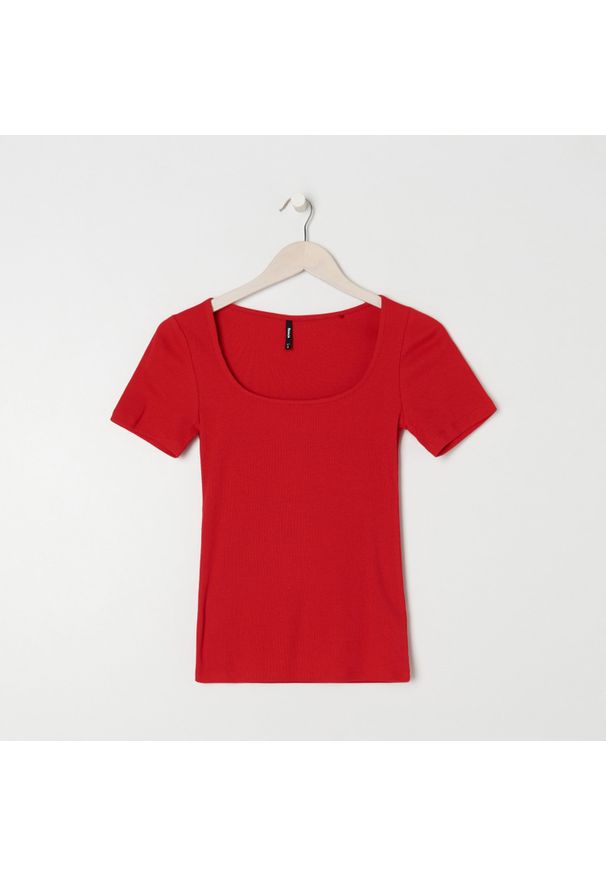 Sinsay - Koszulka basic - Czerwony. Kolor: czerwony