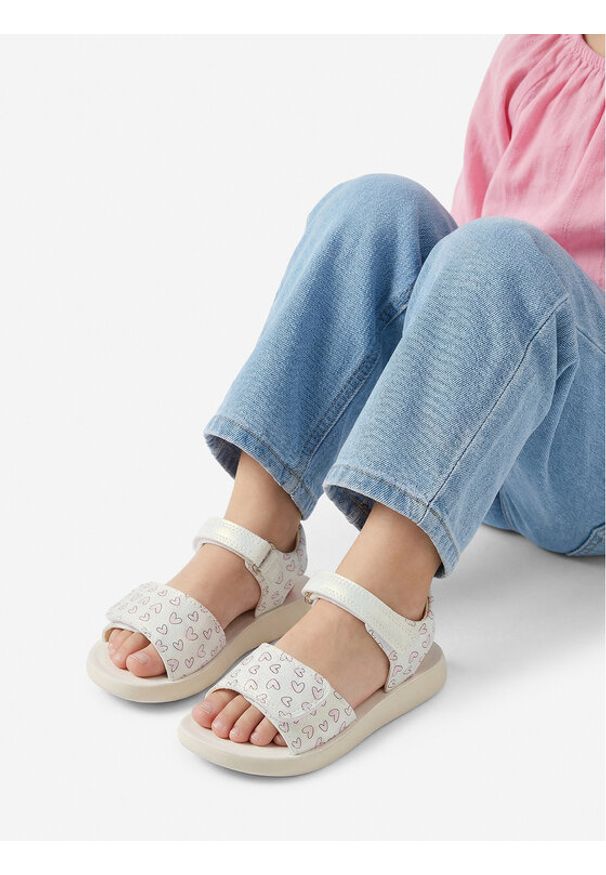 DeeZee Sandały CEO-CSS20624-02 Biały. Kolor: biały. Materiał: materiał