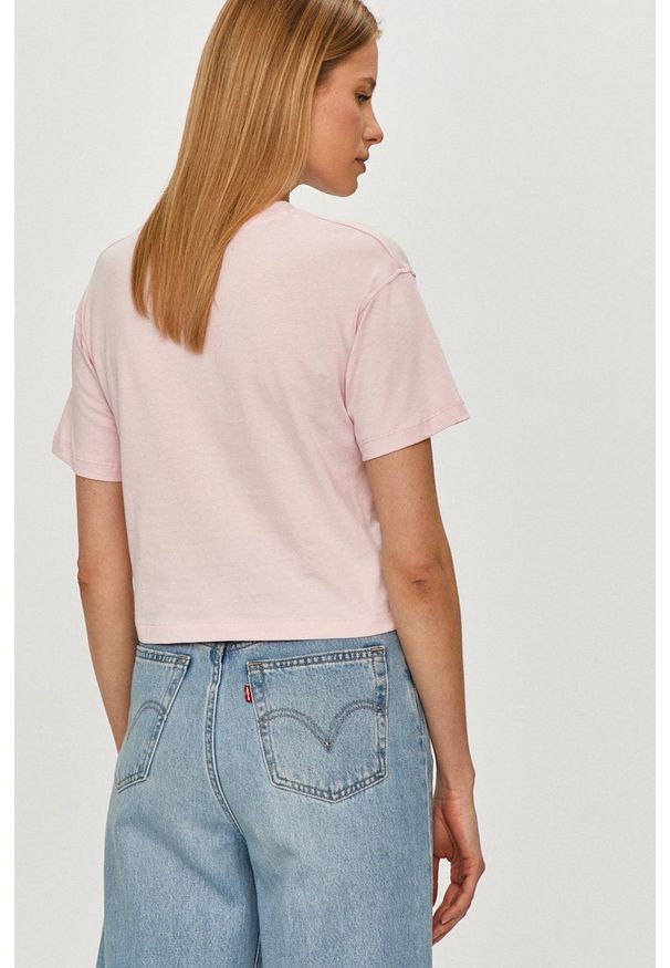 Guess - T-shirt. Okazja: na co dzień. Kolor: różowy. Wzór: nadruk. Styl: casual