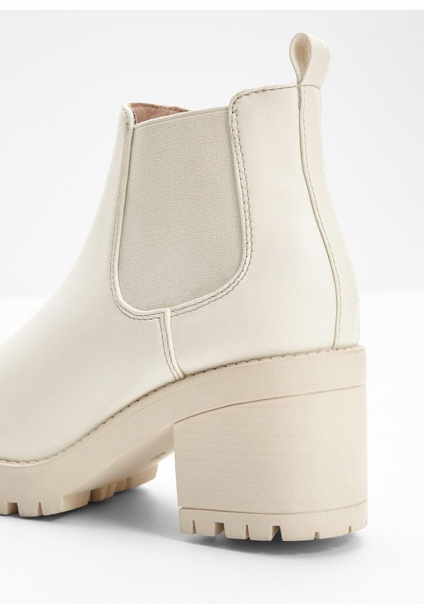 bonprix - Sztyblety na obcasie klockowym. Kolor: beżowy. Obcas: na obcasie. Wysokość obcasa: średni