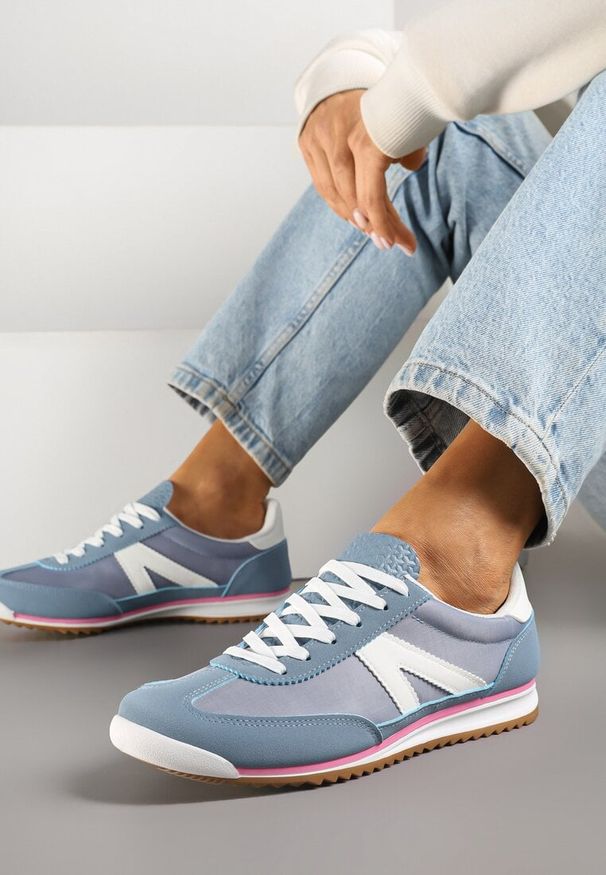 Born2be - Niebieskie Sneakersy z Geometrycznym Wzorem Clesanna. Okazja: na co dzień. Kolor: niebieski. Materiał: jeans. Wzór: geometria