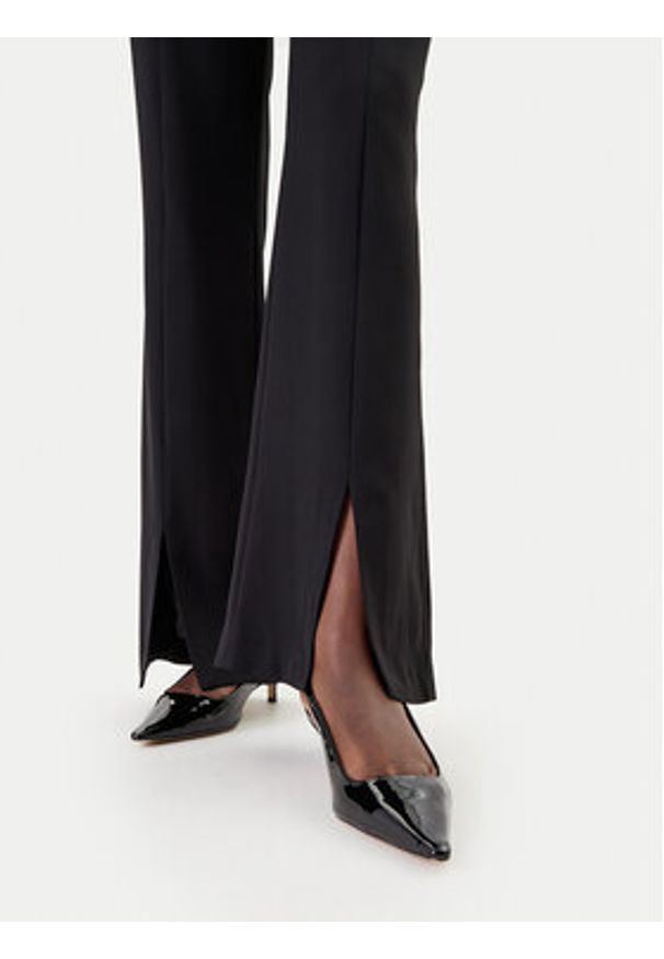 French Connection Spodnie materiałowe 74ZAC Czarny Regular Fit. Kolor: czarny. Materiał: syntetyk