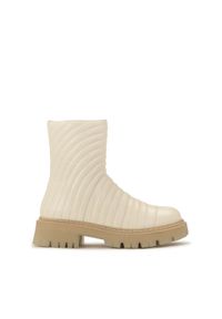 Kazar - Beżowe trzewiki ze skóry z efektownym przeszyciem na cholewce. Kolor: beżowy. Materiał: skóra. Szerokość cholewki: normalna. Wzór: aplikacja. Sezon: jesień. Styl: klasyczny #1