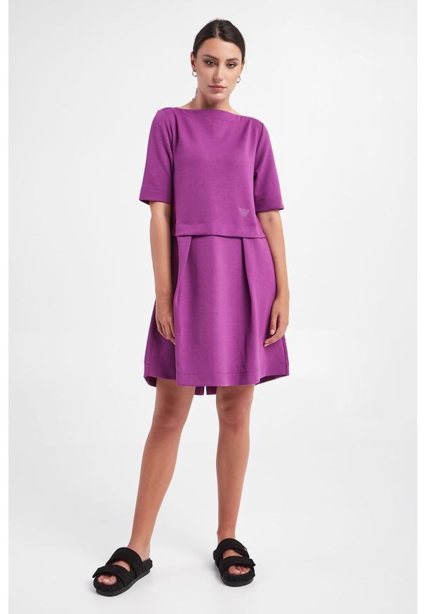 Emporio Armani - Sukienka EMPORIO ARMANI. Typ kołnierza: dekolt w łódkę. Materiał: materiał. Długość rękawa: krótki rękaw. Wzór: aplikacja. Długość: midi