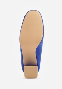 Born2be - Niebieskie Czółenka Vices na Słupku ze Skórzaną Wkładką i Biżuteryjnym Zdobieniem Onna. Okazja: na imprezę, na co dzień. Kolor: niebieski. Materiał: skóra. Wzór: aplikacja. Obcas: na słupku. Styl: wizytowy, casual, elegancki #4