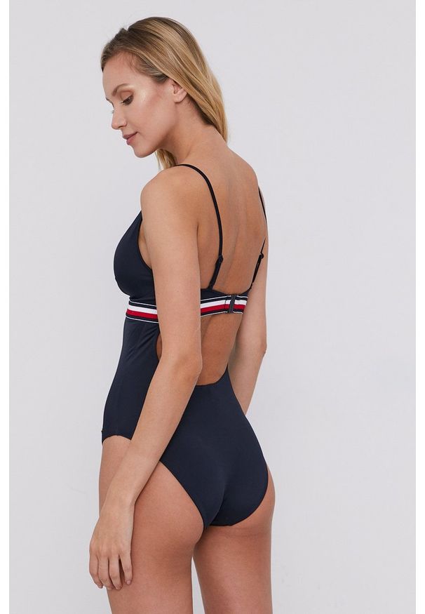 TOMMY HILFIGER - Tommy Hilfiger Strój kąpielowy kolor granatowy lekko usztywniona miseczka. Kolor: niebieski. Materiał: dzianina