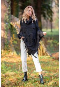Fobya - Czarne Ciepłe Poncho-Sweter z Frędzlami. Kolor: czarny. Materiał: wełna, poliakryl #1