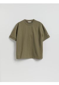 Reserved - T-shirt boxy z nadrukiem - oliwkowy. Kolor: oliwkowy. Materiał: dzianina, bawełna. Wzór: nadruk