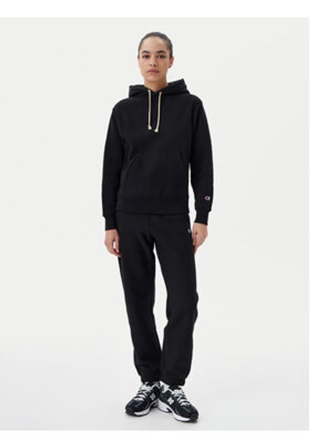 Champion Bluza 117869 Czarny Regular Fit. Kolor: czarny. Materiał: bawełna