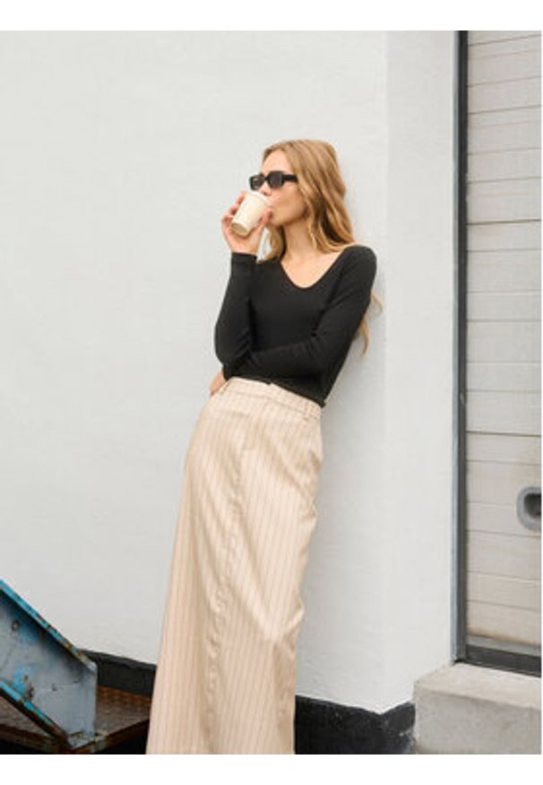 Kaffe Spódnica midi Agathe 10508753 Beżowy Regular Fit. Kolor: beżowy. Materiał: syntetyk