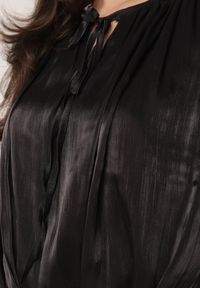 Born2be - Czarna Szyfonowa Sukienka Koktajlowa o Rozkloszowanym Kroju Thagune. Okazja: na randkę. Kolor: czarny. Materiał: szyfon. Styl: wizytowy #7