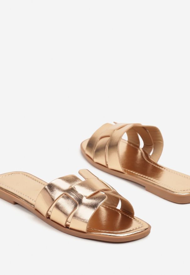 Renee - Szampańskie Klapki z Geometryczną Cholewką Pollevela. Okazja: na co dzień. Kolor: złoty. Wzór: geometria. Styl: casual