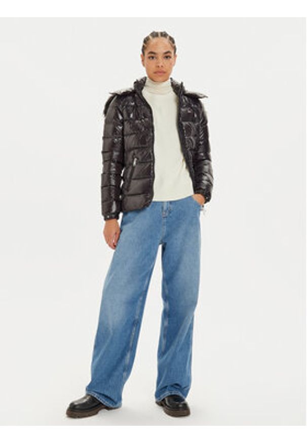 Tommy Jeans Kurtka puchowa DW0DW19926 Czarny Regular Fit. Kolor: czarny. Materiał: syntetyk