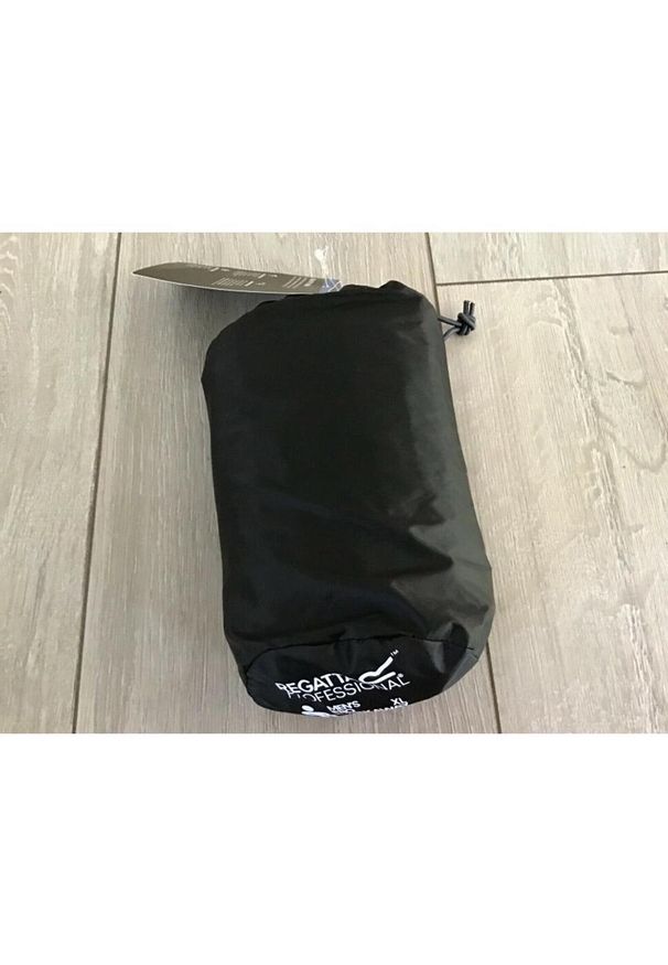 Regatta - Wodoodporna, Oddychająca Kurtka Pro Męska Packaway. Kolor: czarny. Sport: turystyka piesza