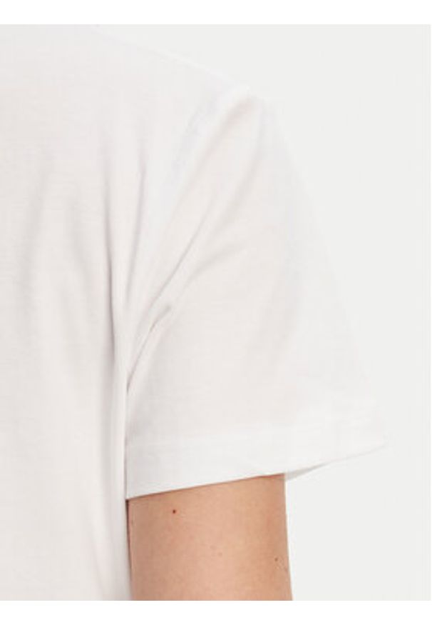 Guess T-Shirt V5YI13J 1314 Biały Regular Fit. Kolor: biały. Materiał: bawełna