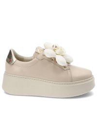 CheBello - Beżowe Sneakersy Chebello Modne Obuwie Z Ozdobnym Kwiatem. Okazja: na co dzień. Kolor: beżowy. Materiał: jeans, skóra. Wzór: kwiaty #7