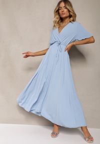 Renee - Jasnoniebieska Rozkloszowana Sukienka Plisowana z Wiązanym Paskiem Eilemona. Kolor: niebieski. Typ sukienki: rozkloszowane