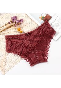 Intica - Koronkowe figi z wycięciami na romantyczny wieczór Emyle. Kolor: czerwony. Materiał: koronka. Wzór: aplikacja, koronka