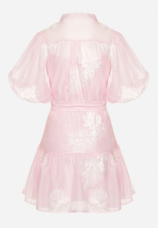 Born2be - Różowa Koszulowa Przezroczysta Sukienka z Bawełną Haftami i Paskiem Lirulira. Okazja: na co dzień. Kolor: różowy. Materiał: bawełna. Wzór: haft. Sezon: lato. Typ sukienki: koszulowe. Styl: elegancki, casual