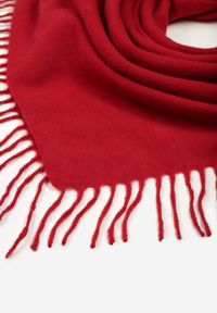 Born2be - Czerwony Gładki Szalik z Frędzlami Vetiela. Okazja: na co dzień. Kolor: czerwony. Materiał: jeans. Wzór: gładki. Sezon: zima, jesień. Styl: casual, elegancki #3