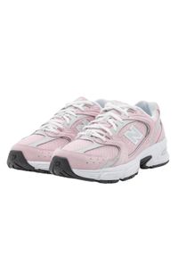 Buty do chodzenia męskie New Balance 530. Zapięcie: sznurówki. Kolor: różowy. Materiał: zamsz, materiał. Szerokość cholewki: normalna. Sport: turystyka piesza