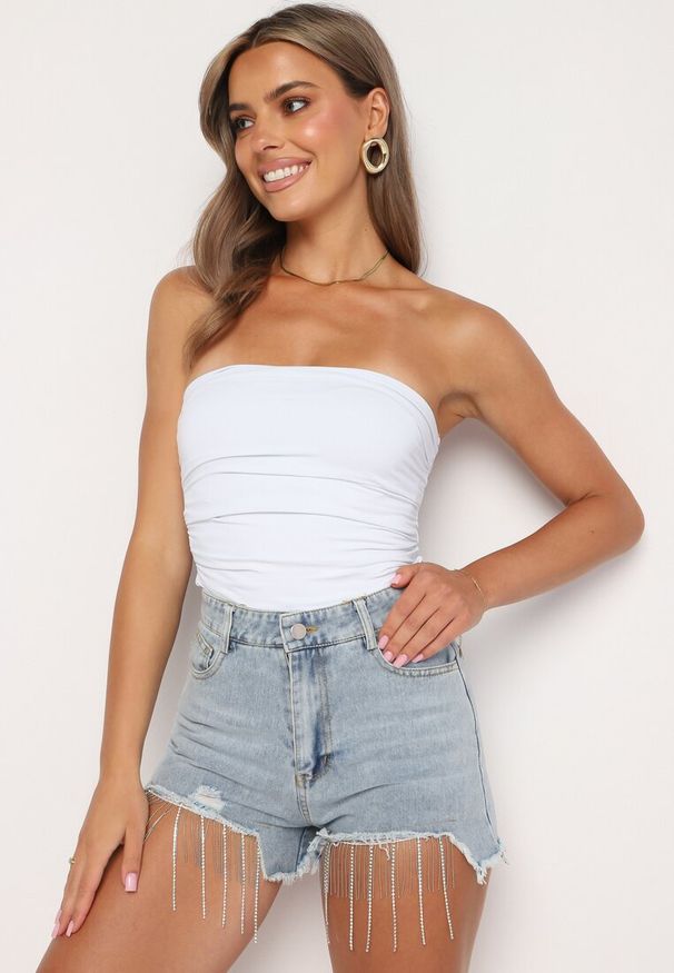 Born2be - Jasnoniebieskie Bawełniane Szorty Jeansowe z Wysokim Stanem i Cyrkoniami Noemelba. Okazja: na co dzień. Stan: podwyższony. Kolor: niebieski. Materiał: jeans, bawełna. Wzór: aplikacja. Styl: casual, klasyczny