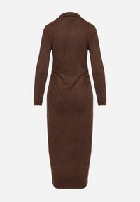 Born2be - Brązowa Koszulowa Sukienka z Imitacji Zamszu z Marszczeniem w Talii Eselea. Okazja: na co dzień. Typ kołnierza: kołnierzyk klasyczny, dekolt w serek. Kolor: brązowy. Materiał: zamsz. Typ sukienki: koszulowe. Styl: klasyczny, casual, elegancki #6