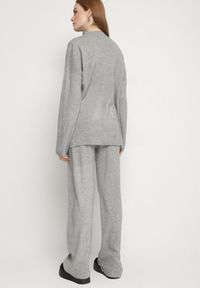 Born2be - Ciemnoszary Dzianinowy Komplet z Wełną Spodnie i Sweter Tesira. Kolor: szary. Materiał: dzianina, wełna #4