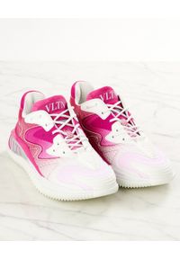 VALENTINO - Różowe sneakersy Wade Runner VLTN. Nosek buta: okrągły. Kolor: różowy, wielokolorowy, fioletowy. Materiał: guma, tkanina #7