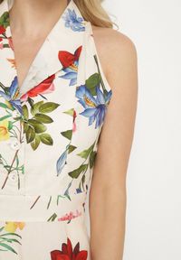 Born2be - Beżowa Rozkloszowana Sukienka z Bawełny z Kołnierzykiem w Kwiaty Ilanitia. Okazja: na spacer. Typ kołnierza: dekolt w serek. Kolor: beżowy. Materiał: bawełna. Wzór: kwiaty. Typ sukienki: rozkloszowane. Styl: elegancki #5