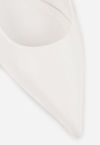 Born2be - Białe Sandały na Niskim Obcasie Nunziata. Okazja: na wesele, na co dzień, na ślub cywilny. Kolor: biały. Obcas: na obcasie. Styl: casual, klasyczny, elegancki. Wysokość obcasa: niski #8