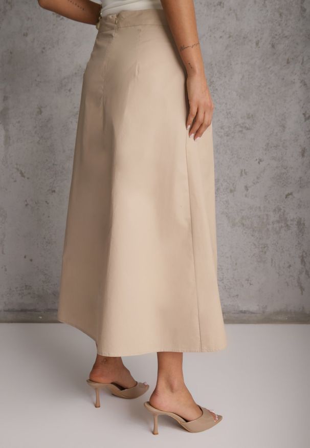 Renee - Beżowa Bawełniana Spódnica o Rozkloszowanym Kroju z Plisami Nerimara. Okazja: na co dzień. Kolor: beżowy. Materiał: bawełna. Wzór: aplikacja. Sezon: lato. Styl: casual