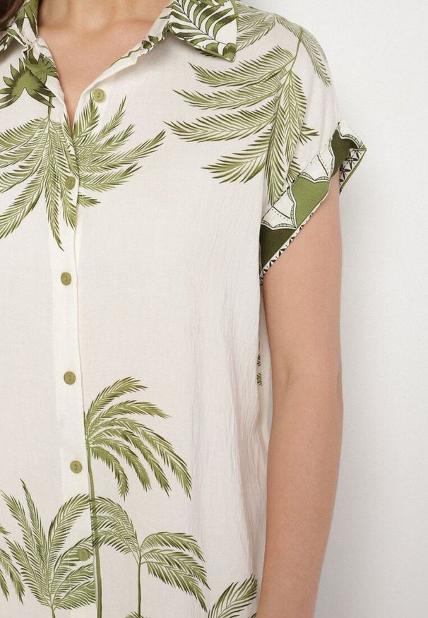 Born2be - Zielona Koszulowa Sukienka Oversize z Wiskozą Folassa. Okazja: na co dzień. Typ kołnierza: kołnierzyk klasyczny. Kolor: zielony. Materiał: wiskoza. Długość rękawa: krótki rękaw. Typ sukienki: oversize, koszulowe. Styl: casual, elegancki, klasyczny