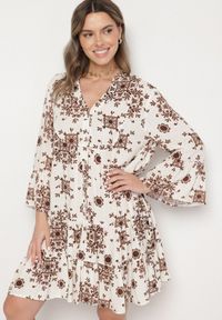 Born2be - Brązowa Wiskozowa Sukienka z Geometrycznym Wzorem Filavara. Okazja: na co dzień. Kolor: brązowy. Materiał: wiskoza. Wzór: geometria. Typ sukienki: proste. Styl: casual, klasyczny #7