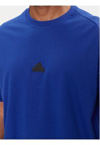 Adidas - adidas T-Shirt Z.N.E. IR5232 Granatowy Loose Fit. Kolor: niebieski. Materiał: bawełna #4