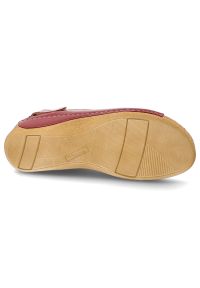 Sandały damskie Armodo, ze skóry naturalnej na platformie na rzep wygodne, czerwone, 5-0780-084. Okazja: na co dzień, na spacer. Zapięcie: rzepy. Kolor: czerwony. Materiał: skóra. Sezon: lato. Obcas: na platformie. Styl: casual, klasyczny #6