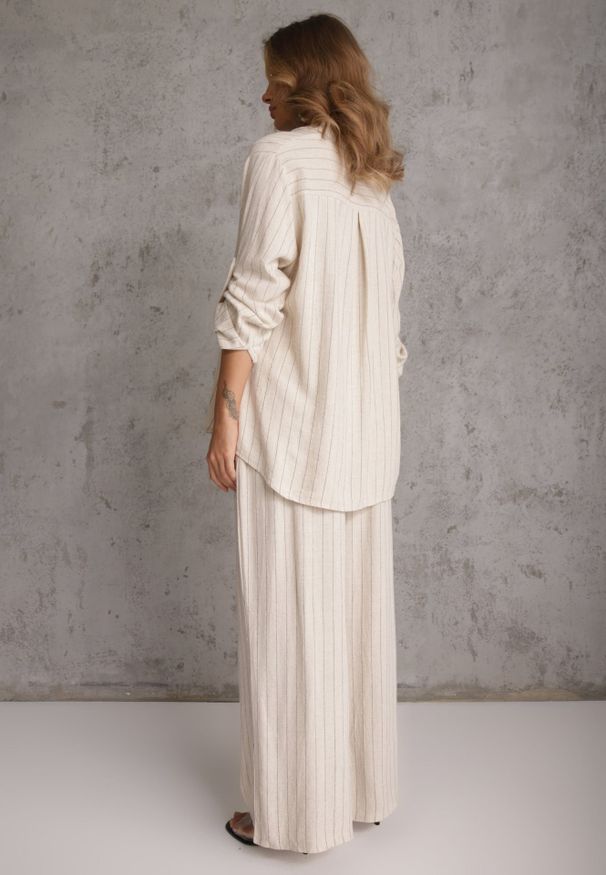 Renee - Jasnobeżowy Komplet z Wiskozy i Lnu w Delikatne Prążki Koszula i Spodnie Wide Leg Cliffesa. Kolor: beżowy. Materiał: wiskoza, len. Wzór: prążki