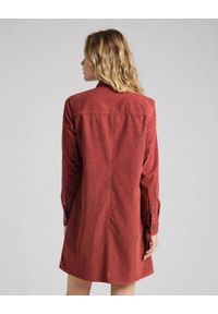 Lee - LEE WORKSHIRT DRESS DAMSKA SUKIENKA KOSZULOWA RED OCHRE L50SMROE. Typ sukienki: koszulowe #3