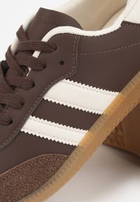 Renee - Brązowe Casualowe Sneakersy na Płaskiej Podeszwie z Paskami Jereria. Okazja: na co dzień. Zapięcie: pasek. Kolor: brązowy. Materiał: jeans. Obcas: na płaskiej podeszwie #7